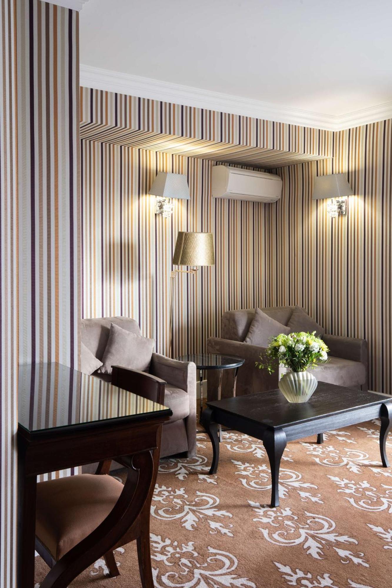 Maison Astor Paris, Curio Collection By Hilton Hotel Paris